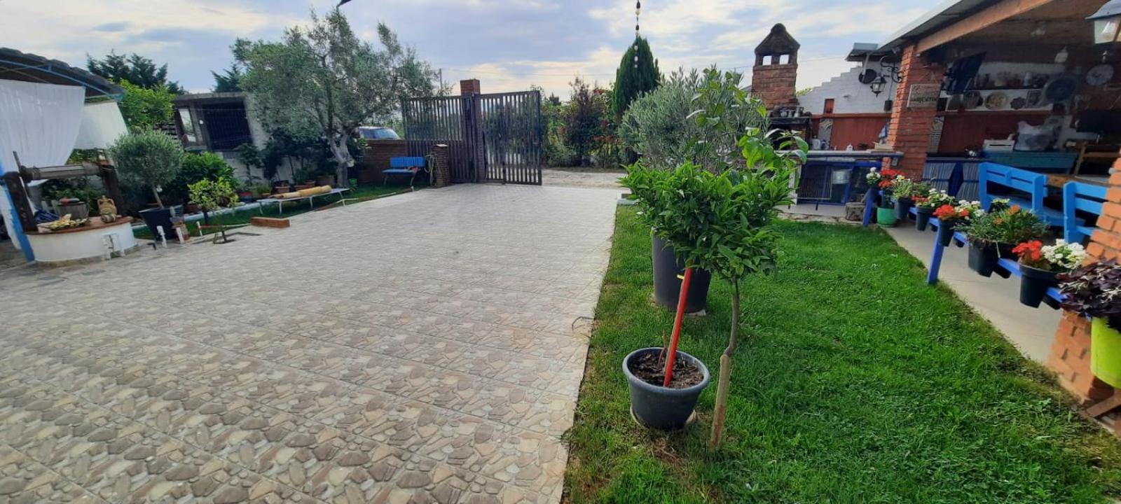 Vila Jone Golem  Exteriér fotografie